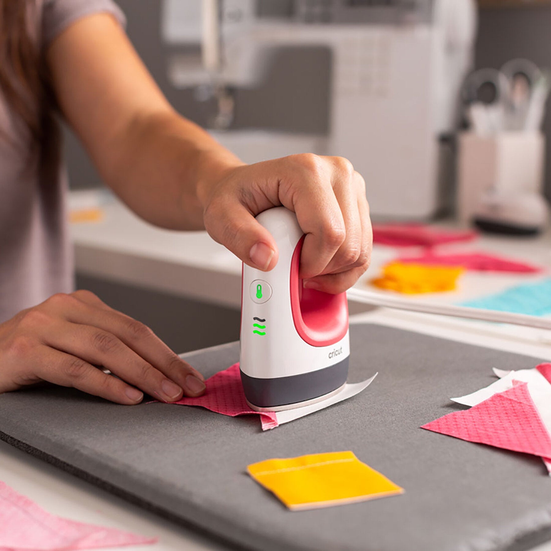 Presse à chaud EasyPress Mini Cricut™ - Rouge & Blanc - dcomdtf