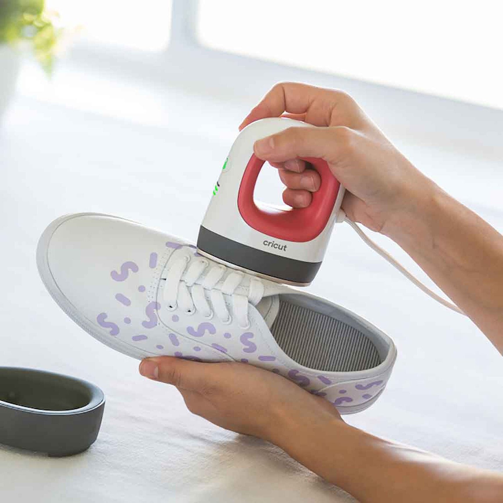 Presse à chaud EasyPress Mini Cricut™ - Rouge & Blanc - dcomdtf